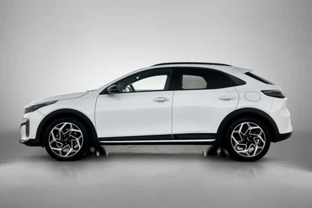 Kia XCeed (2024) thumbnail 3