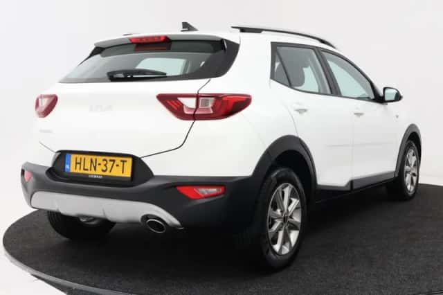 Kia Stonic (2025) thumbnail 2