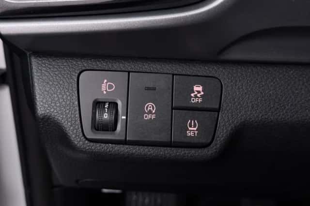 Kia Stonic (2025) thumbnail 5