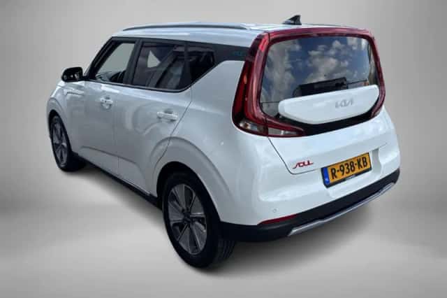 Kia Soul EV (2022) thumbnail 4