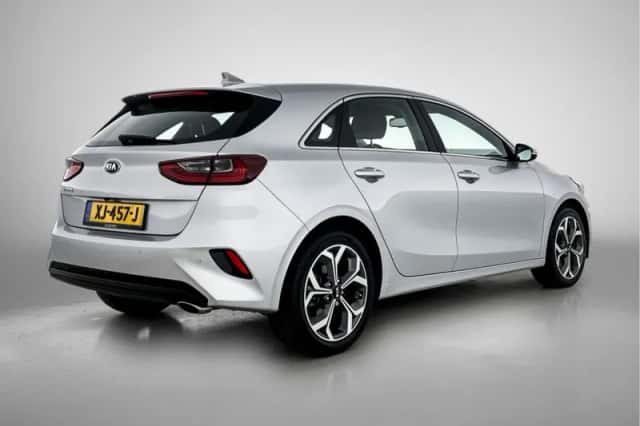 Kia Ceed (2019) thumbnail 2