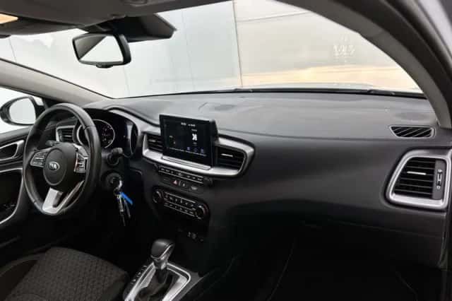 Kia Ceed (2019) thumbnail 6