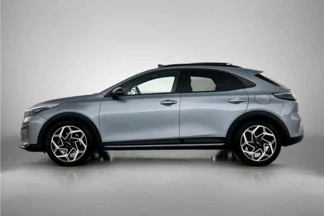 Kia XCeed (2024) thumbnail 3