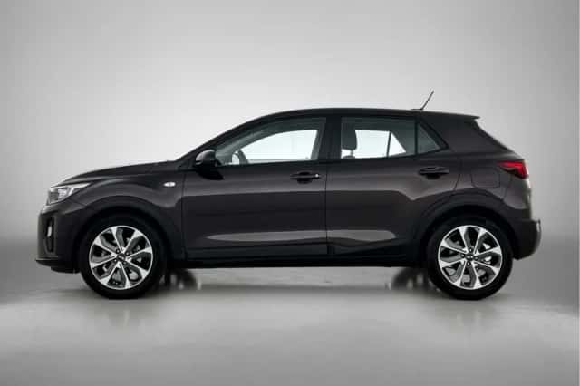 Kia Stonic (2018) thumbnail 3
