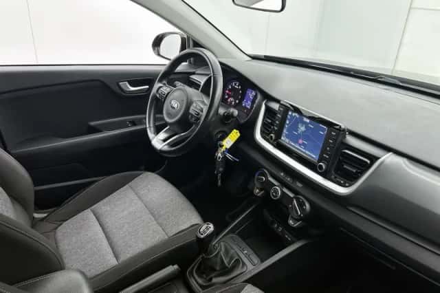 Kia Stonic (2018) thumbnail 6
