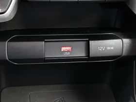 Kia Picanto (2023) thumbnail 24