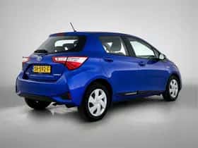 Toyota Yaris (2017) thumbnail 2