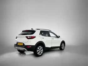 Kia Stonic (2023) thumbnail 2