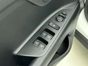 Kia Stonic (2023) thumbnail 22