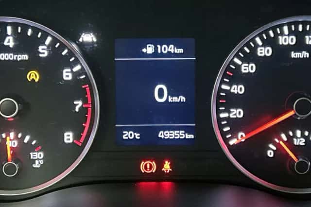Kia Stonic (2019) thumbnail 5