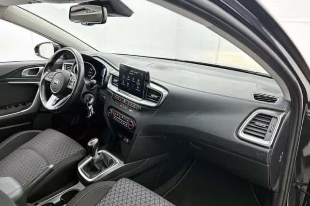 Kia Ceed (2019) thumbnail 6
