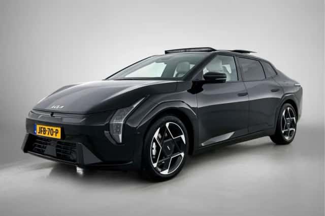 Kia EV4 (2025) thumbnail 1