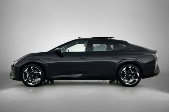 Kia EV4 (2025) thumbnail 3