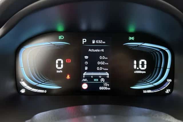 Kia Stonic (2025) thumbnail 6