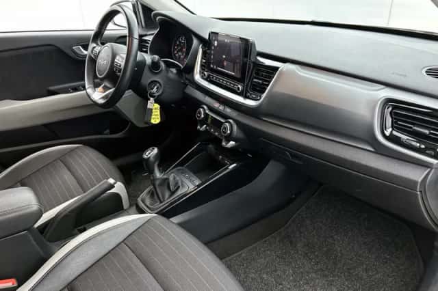 Kia Stonic (2022) thumbnail 6