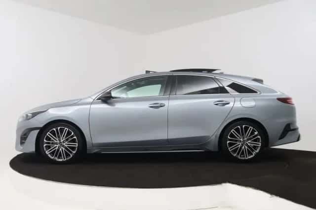 Kia Proceed (2025) thumbnail 3
