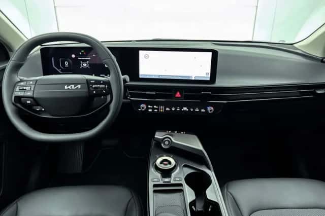 Kia EV6 (2025) thumbnail 4