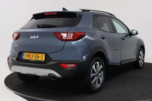 Kia Stonic (2025) thumbnail 2