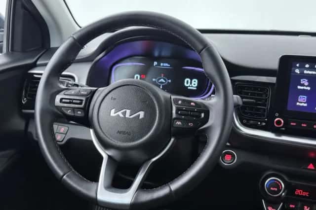 Kia Stonic (2025) thumbnail 5