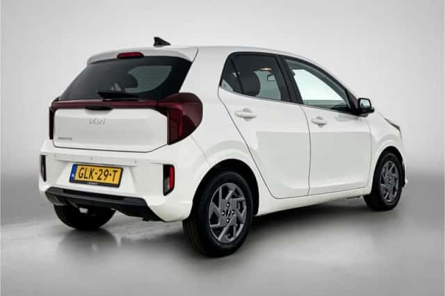 Kia Picanto (2024) thumbnail 3