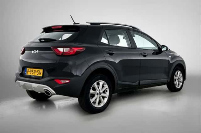 Kia Stonic (2022) thumbnail 2