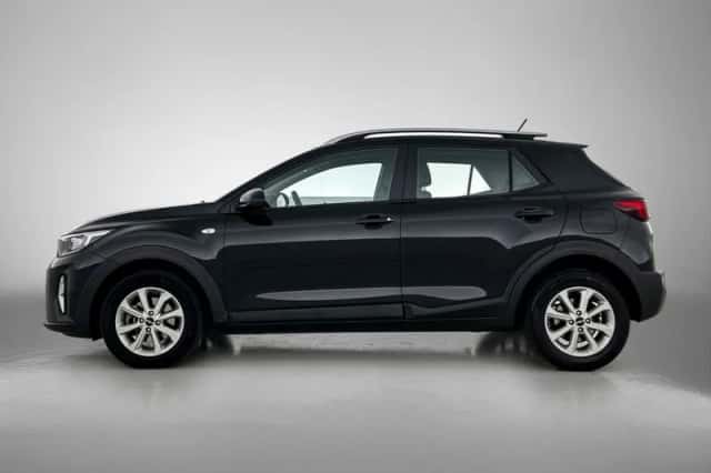 Kia Stonic (2022) thumbnail 3