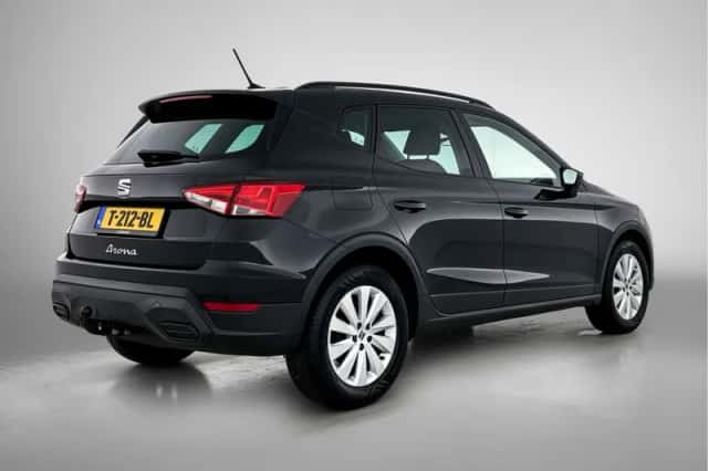 SEAT Arona (2023) thumbnail 2
