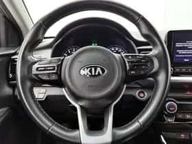 Kia Stonic (2021) thumbnail 16