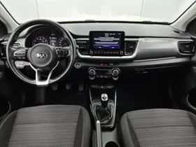 Kia Stonic (2021) thumbnail 4