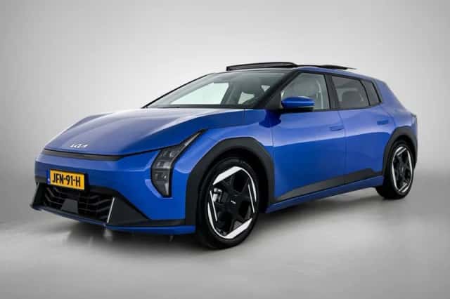 Kia EV4 (2025) thumbnail 1
