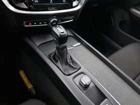 Volvo V60 (2018) thumbnail 11