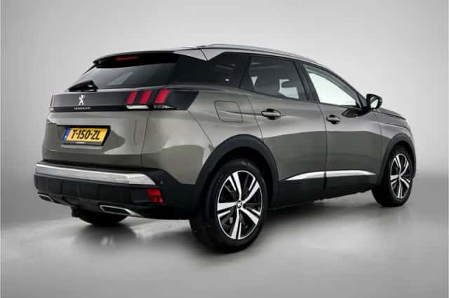 Peugeot 3008 (2018) thumbnail 2