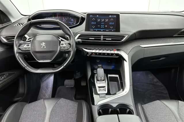 Peugeot 3008 (2018) thumbnail 5