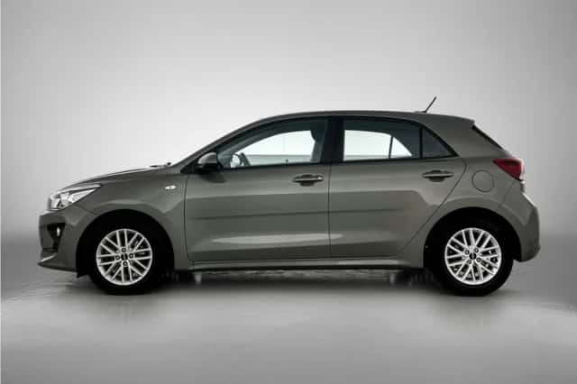 Kia Rio (2021) thumbnail 3