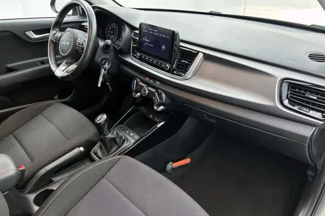 Kia Rio (2021) thumbnail 6
