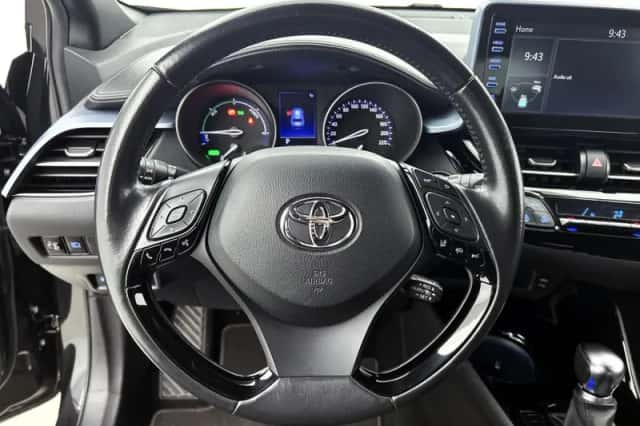 Toyota C-HR (2020) thumbnail 6