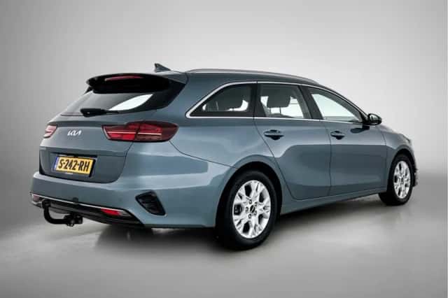 Kia Ceed_Sportswagon (2023) thumbnail 2