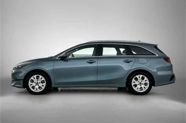 Kia Ceed_Sportswagon (2023) thumbnail 3