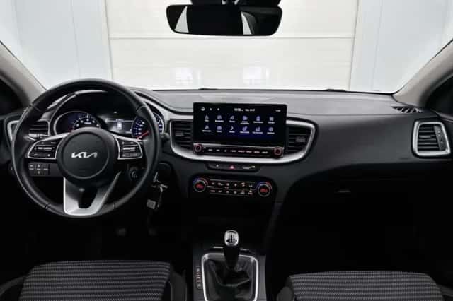 Kia Ceed_Sportswagon (2023) thumbnail 4