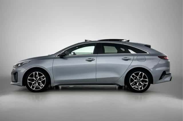 Kia Proceed (2021) thumbnail 3