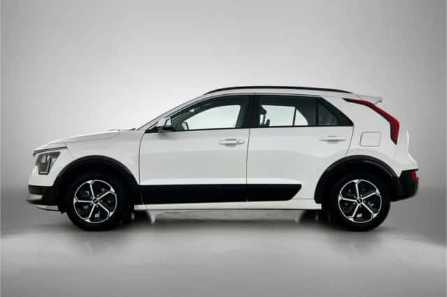 Kia Niro (2024) thumbnail 3