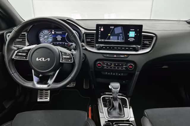 Kia Proceed (2024) thumbnail 5