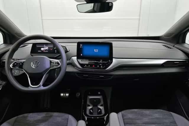 Volkswagen ID.4 (2023) thumbnail 4