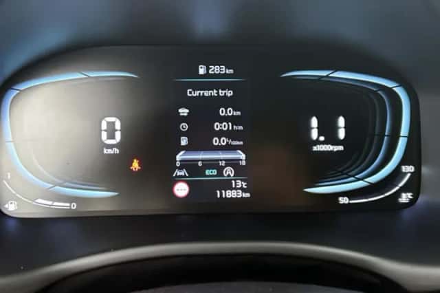 Kia Stonic (2025) thumbnail 5