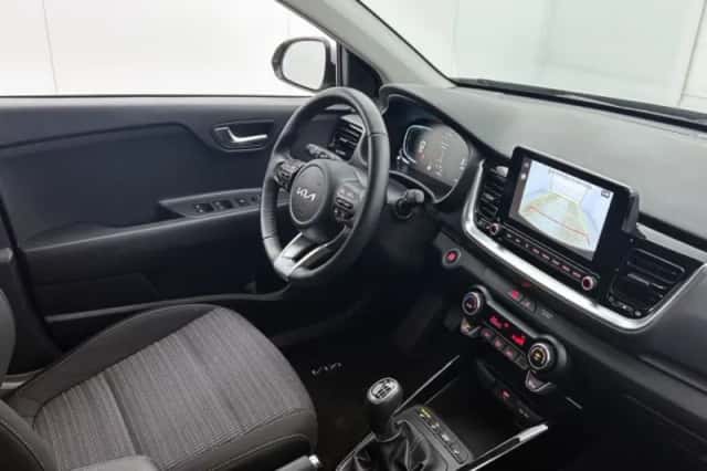 Kia Stonic (2025) thumbnail 6