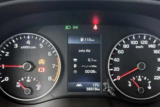 Kia Picanto (2023) thumbnail 5