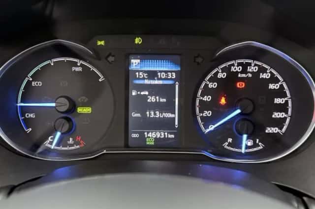 Toyota Yaris (2017) thumbnail 5