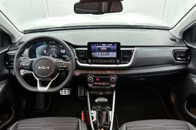 Kia Stonic (2025) thumbnail 5