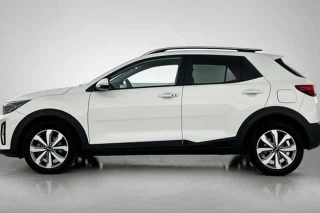 Kia Stonic (2023) thumbnail 3