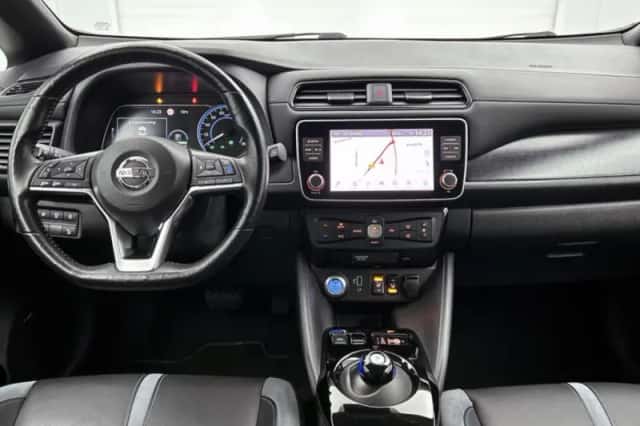 Nissan Leaf (2021) thumbnail 4